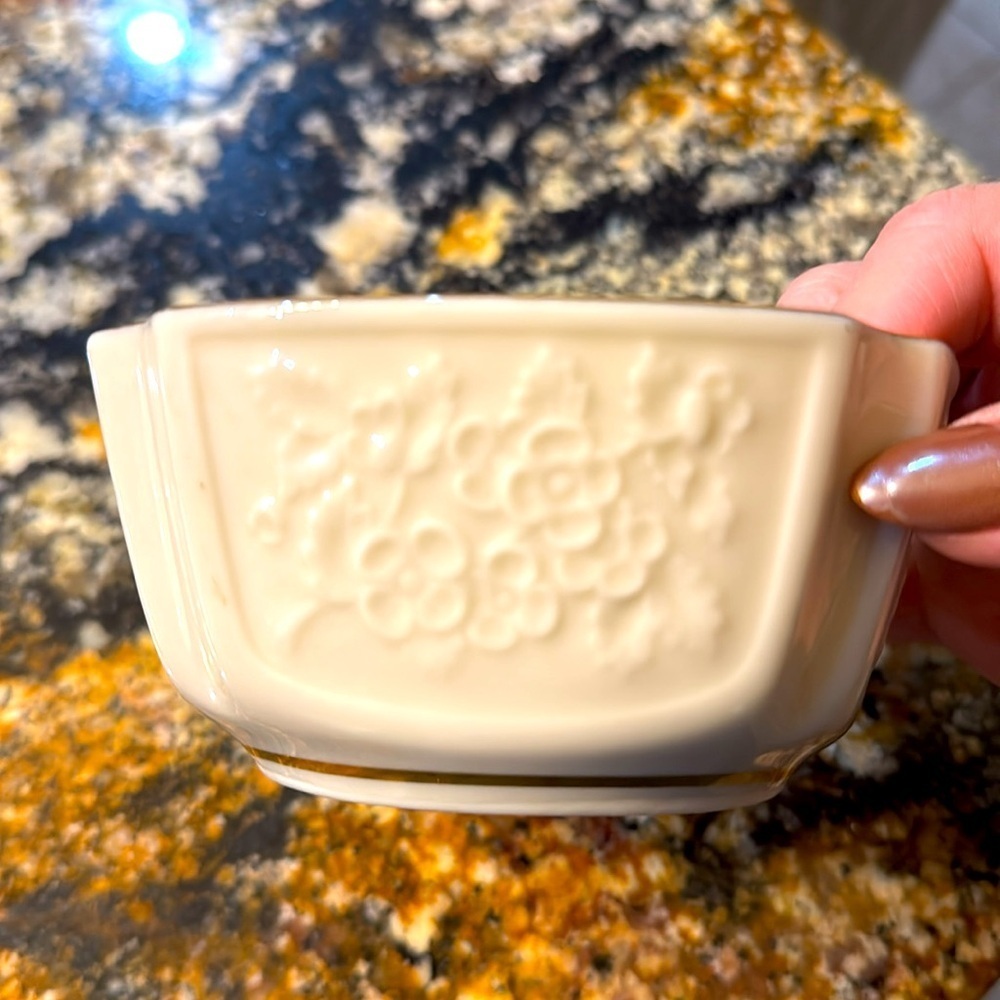 Vintage Lenox Arcadia Collection 24K Gold Handpainted Cream Flower Embossed Bowl
